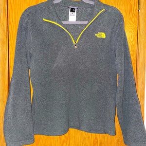 The North Face fleece pullover for teen!